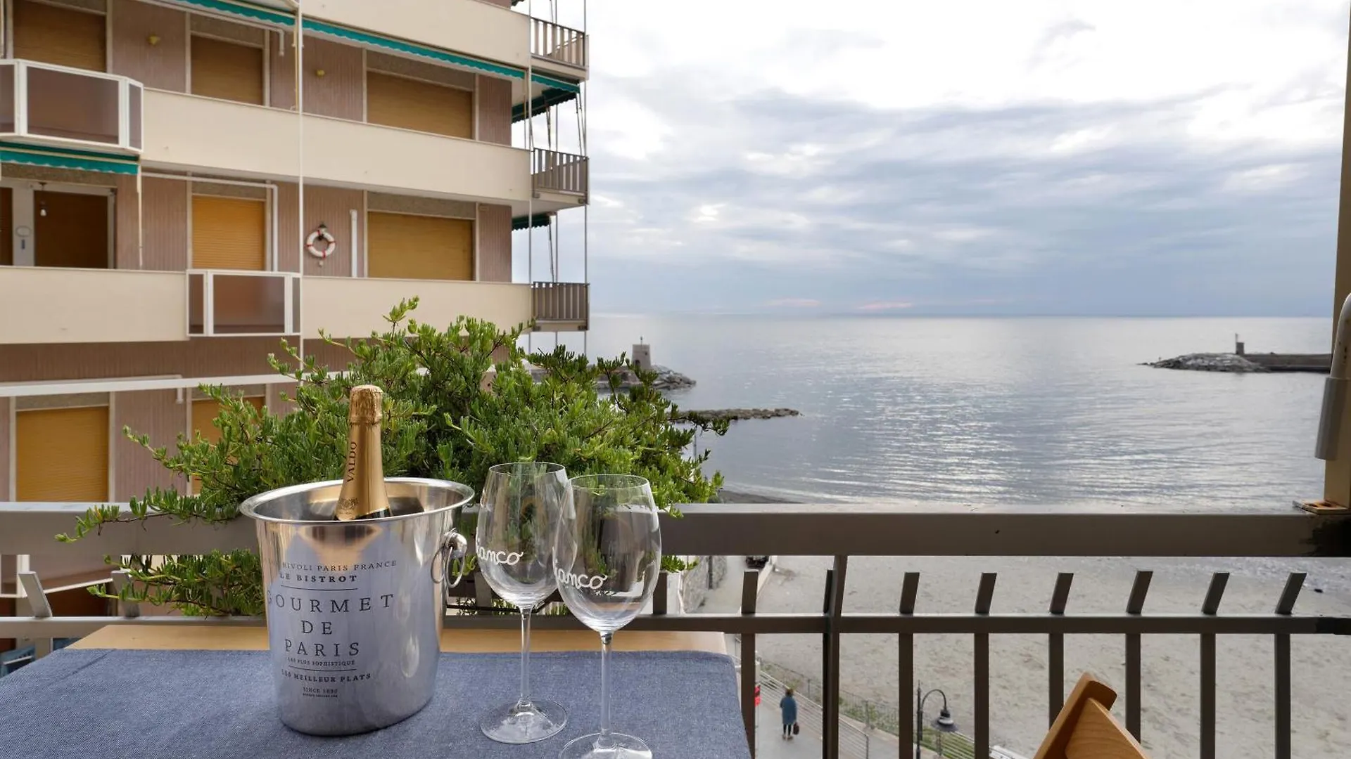 Appartamento Fronte Mare Recco Italy