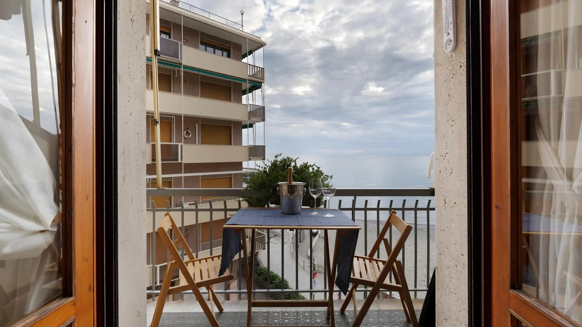 Appartamento Fronte Mare Recco Apartment